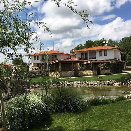 Комплекс Стара Плиска Hotel Екстериор снимка